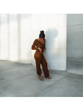 Conjunto de vestir marrón de punto