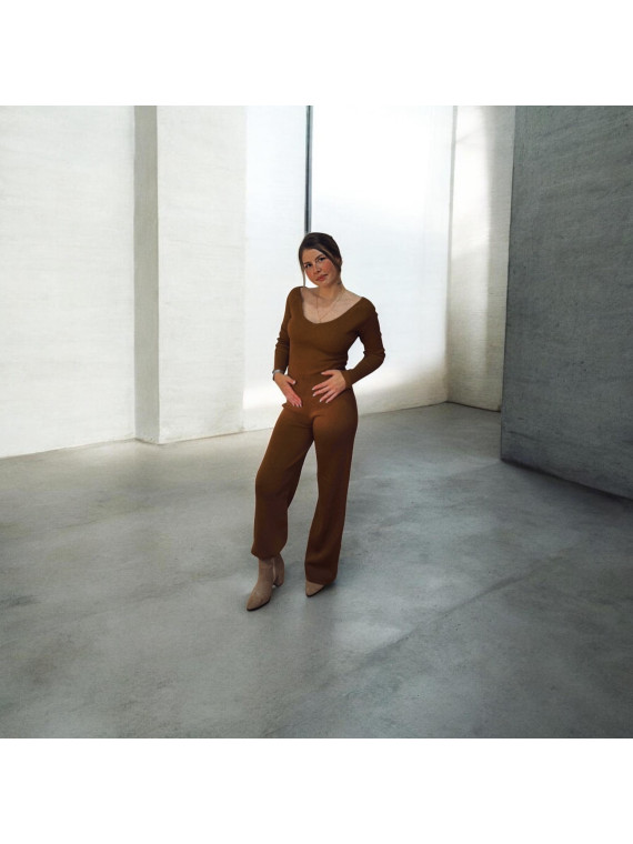 Conjunto de vestir marrón de punto